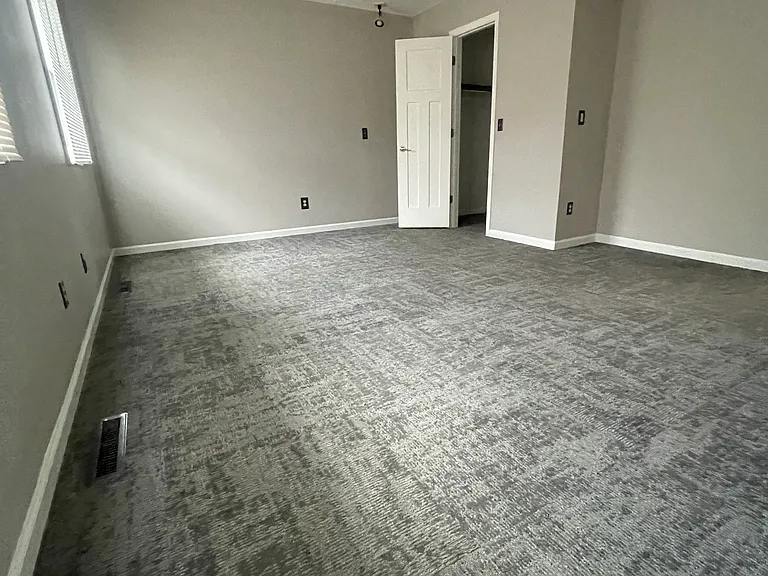 3217 S 131st Cir — Photo 13