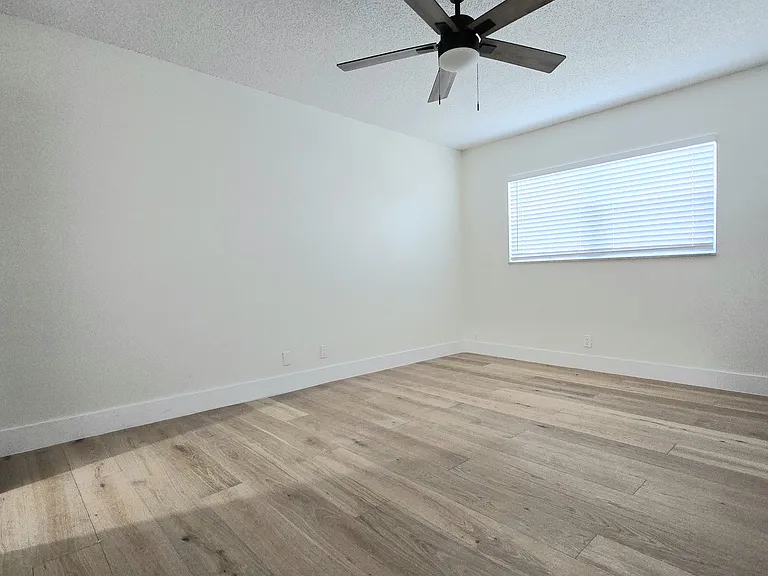 5300 Washington St — Photo 15