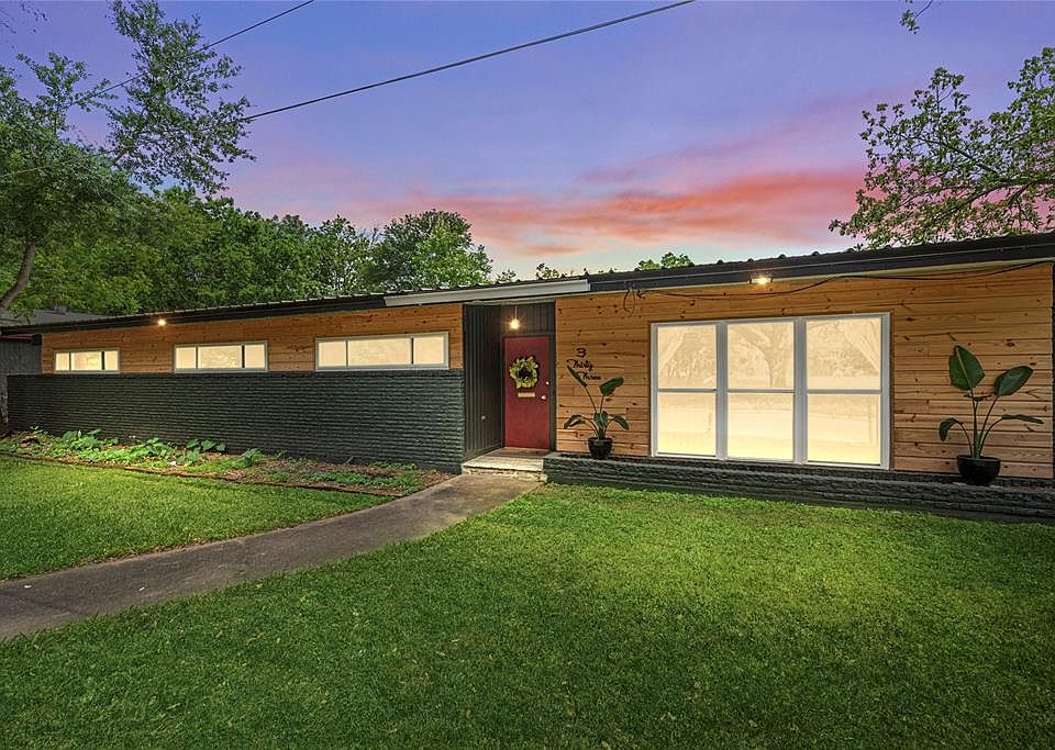 1st image of 333 W Prairie Avenue