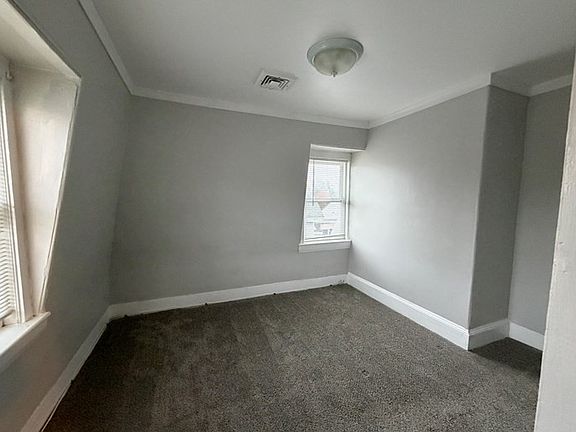 5th image of 127 Court St Unit 3