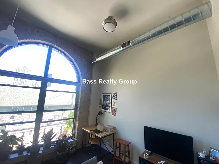5021 N Kenmore Ave #204 — Photo 8