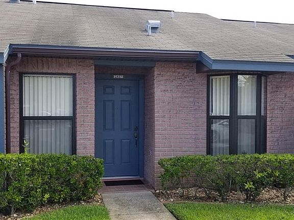 2nd image of 2827 Shannon Oak Ct