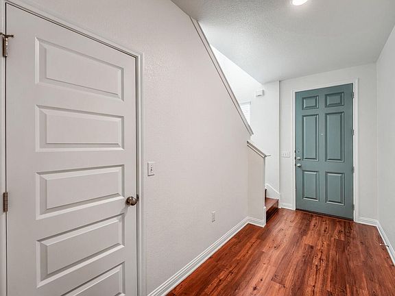 4th image of 8106 Dampton Ln