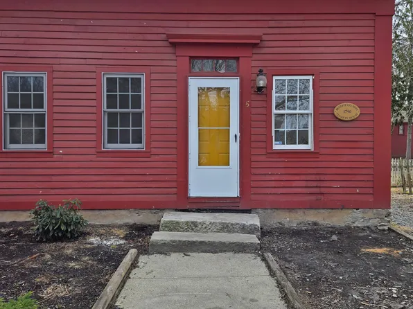 5 Oil Mil, Glocester, RI 02814