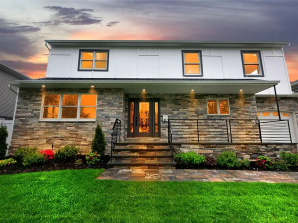 31 Main Pkwy, Plainview, NY 11803