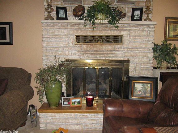 3rd image of 22 Saginaw Cir