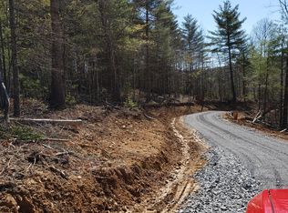 220 Lancelot Ln, Camp Creek, WV 25820