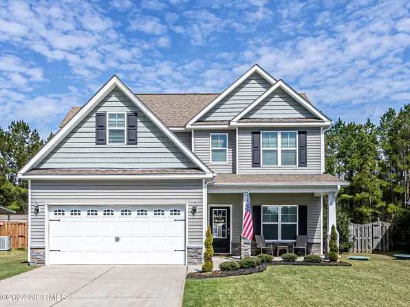 112 Saw Grass Drive, Maple Hill, NC 28454
