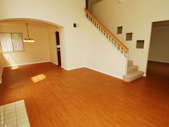 5th image of 9 Santa Clara St