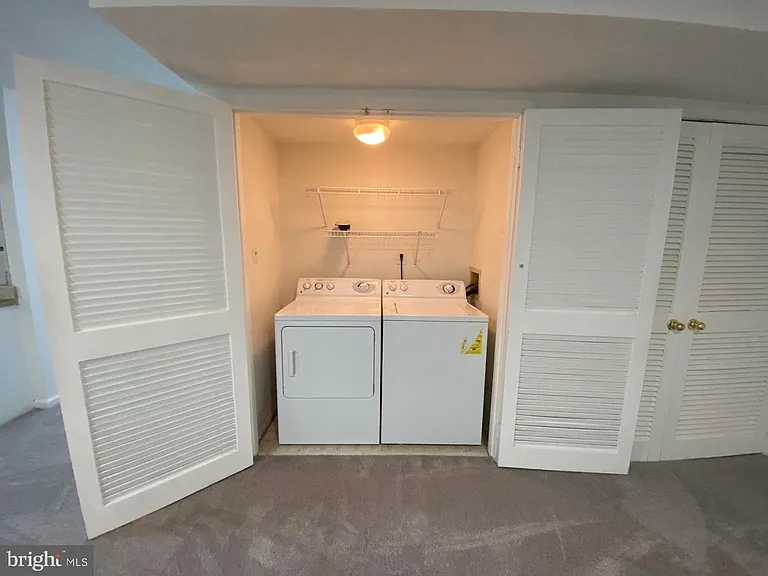 8013 Hilliard Dr — Photo 6