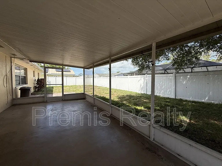 2238 Colonial Dr — Photo 25