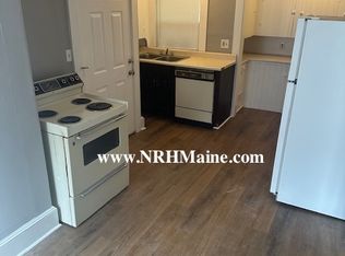 62 High St, South Paris, ME 04281