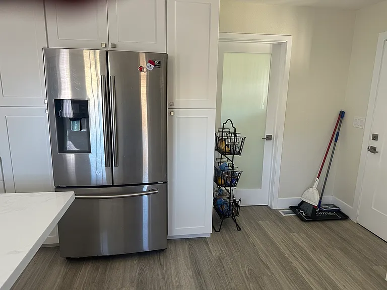 812 Powell St — Photo 5