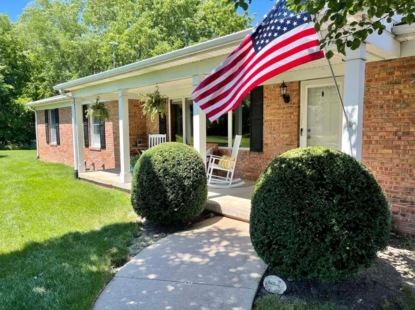 1478 Timber Ln, Camargo, IL 61919