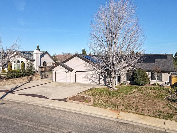 2nd image of 225 Ironwood Ln