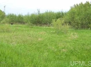 1016 N 30th St, Escanaba, MI 49829
