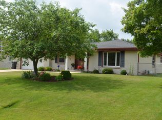 12865 W Brentwood Dr, New Berlin, WI 53151