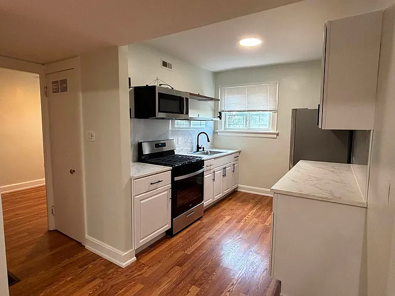 5132 Montgomery Rd — Photo 7