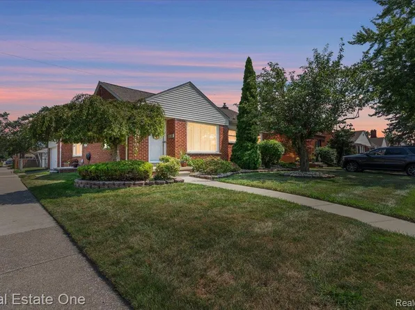 1205 13th St, Wyandotte, MI 48192