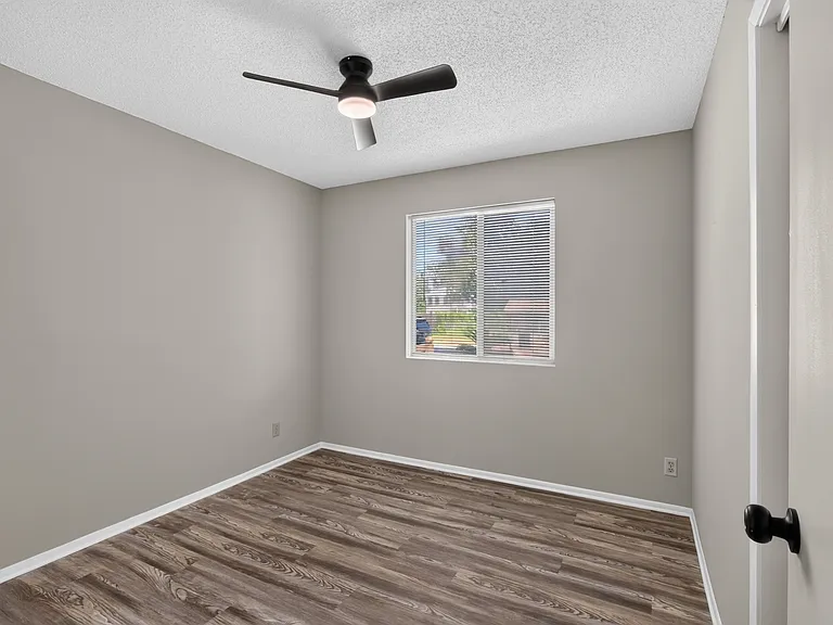 417 Pine Ave — Photo 5