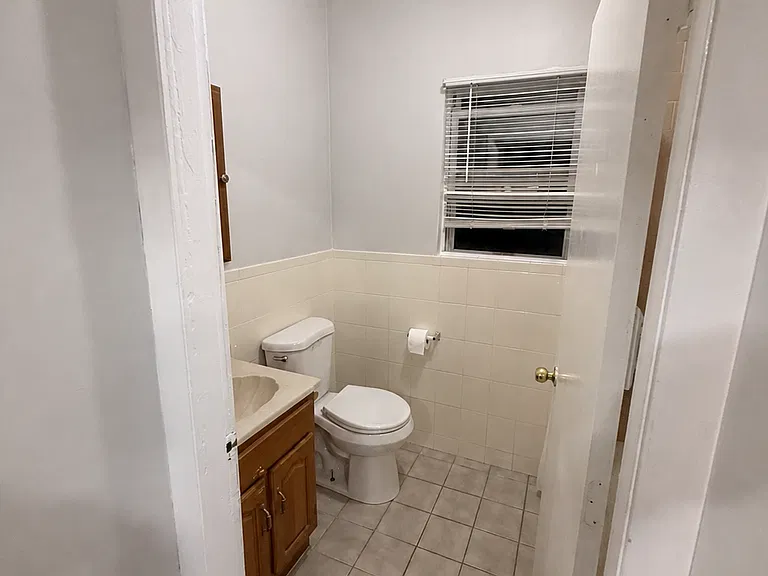 18 Coyle Ave #3F — Photo 4