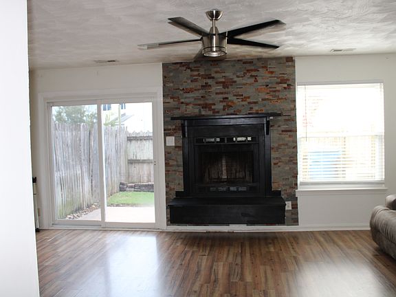 5th image of 607 Sheafe Ct