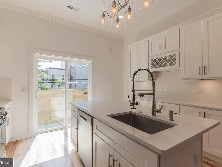 1335 S Bouvier St — Photo 9