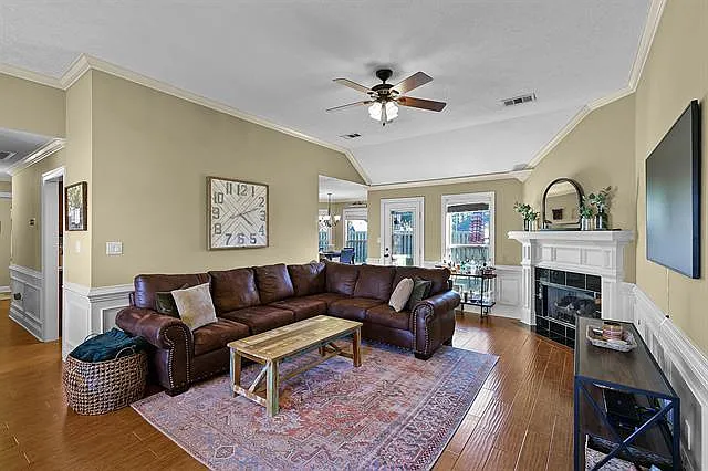 12 Lillie Cv — Photo 5