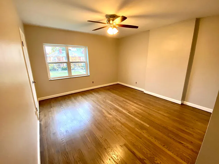 1525 Waltham Rd — Photo 5