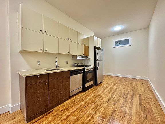 5th image of 252 Stockholm St #1F