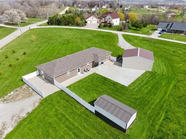 27728 245th St, Maryville, MO 64468