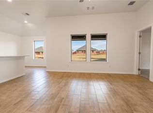 3020 Piper St, Moore, OK 73160