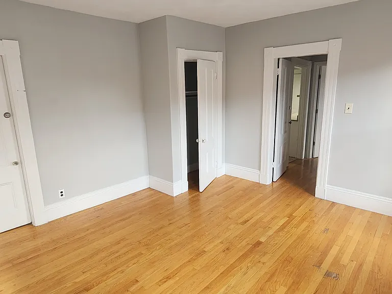 272-274B Meridian St #2 — Photo 9