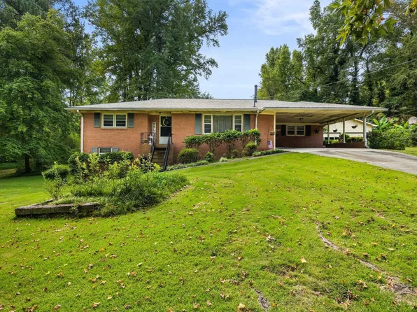 3360 Linda Dr, Lithia Springs, GA 30122