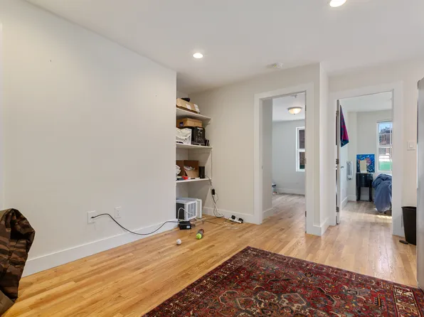 329 Bleecker Street image 3 of 8