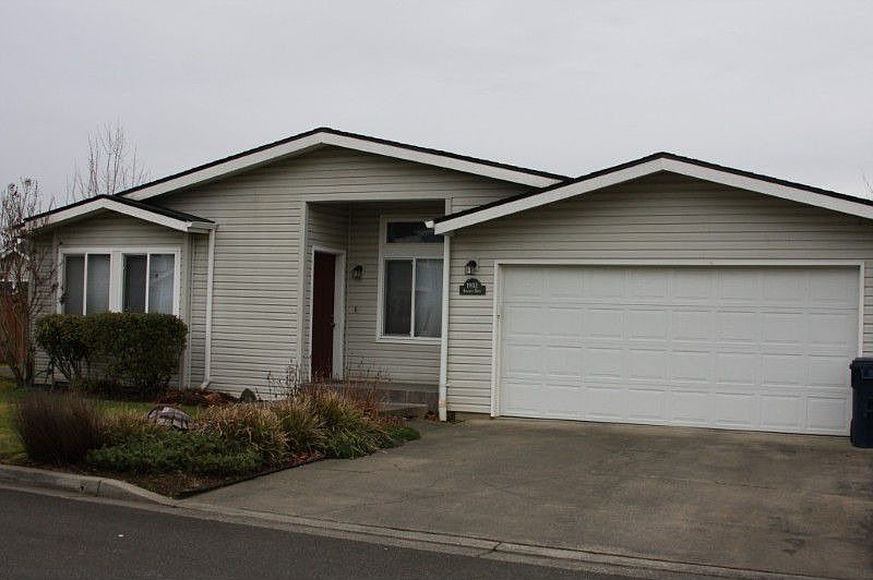Good curb appeal on this well maintained home. In ground sprinkler system makes keeping this yard green year around a cinch.