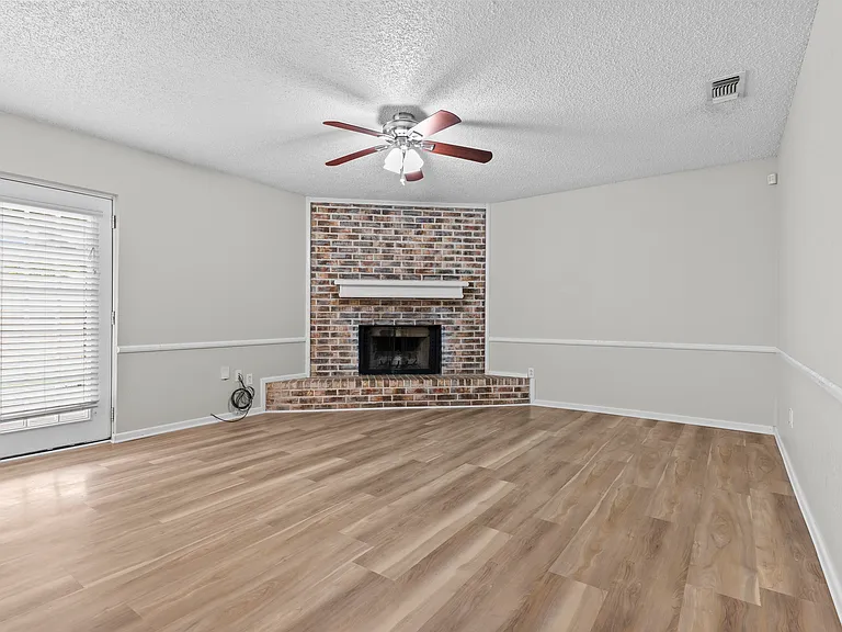 9616 Belmont Ave — Photo 9
