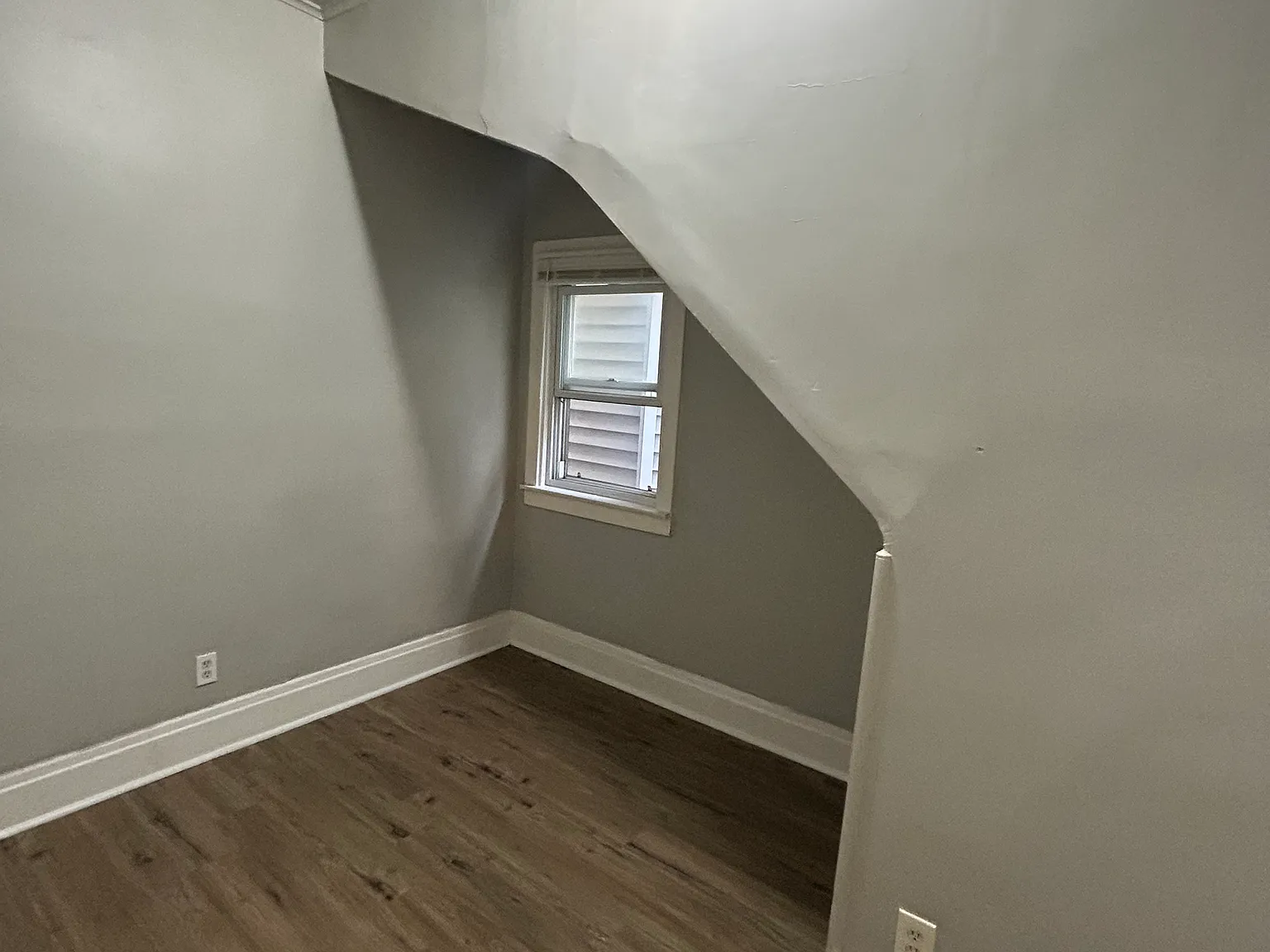 8132 S Exchange Ave — Photo 3