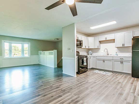 3rd image of 3502 Wellington Ave
