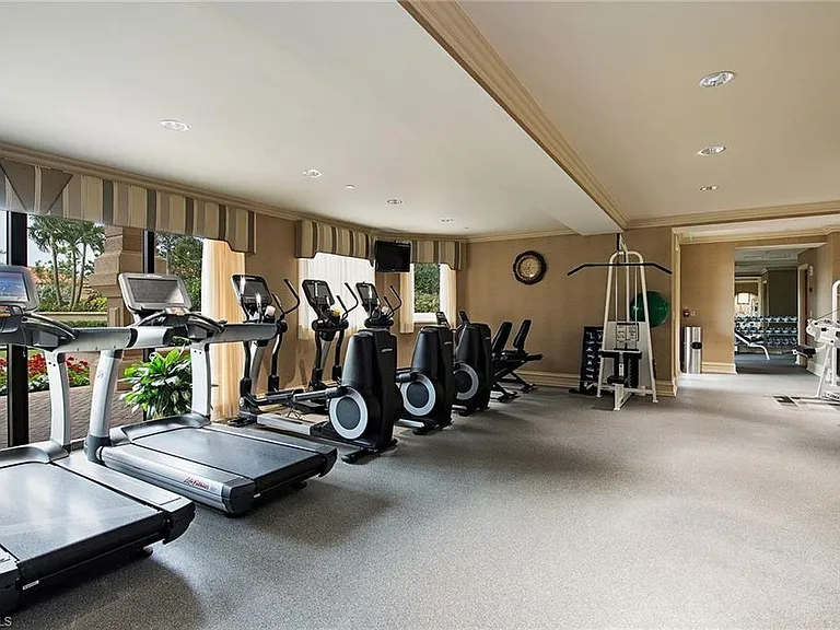 6597 Nicholas Blvd #401 — Photo 24