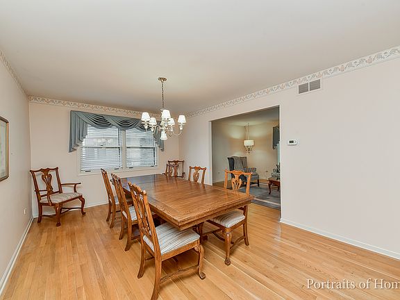 3rd image of 20W515 Peters Dr