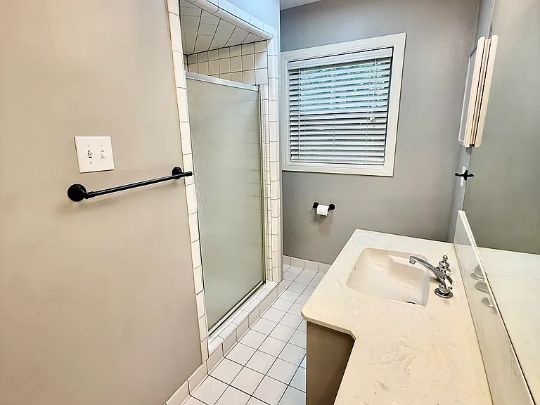 809 Woodstock St — Photo 18
