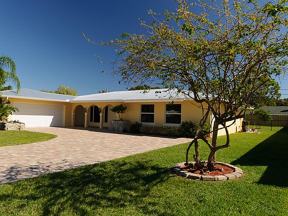 2nd image of 112 NE Naranja Ave
