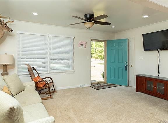 4th image of 5643 Chadwick Ct