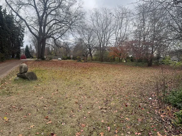 37656 Schoolcraft Rd, Livonia, MI 48150