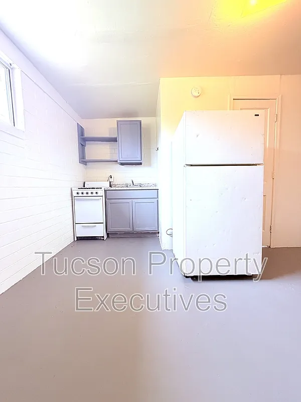 3314 E Benson Hwy — Photo 2