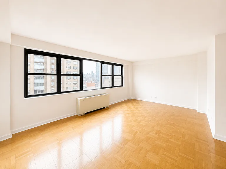305 E 86th St #21L — Photo 3