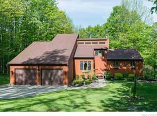 7996 Bleistein Rd, Colden, NY 14033
