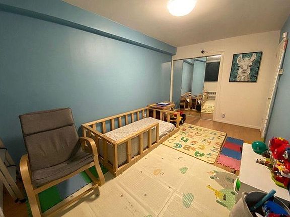 4th image of 6318 71st St Floor 1