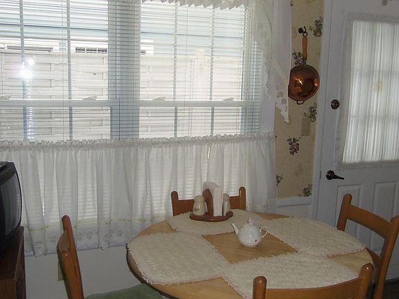 3rd image of 691A Friar Ct